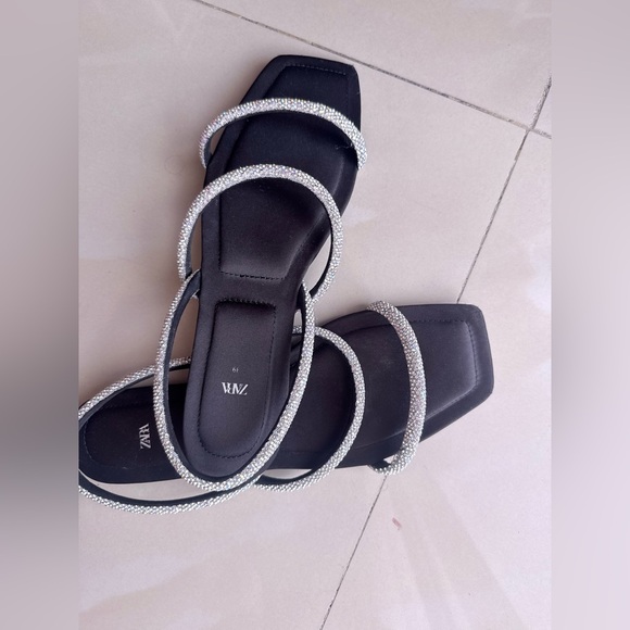 Zara Women's Sandals in Black Silver Accents Zara RHINESTONE FLAT SANDALS 39 - Picture 4 of 10
